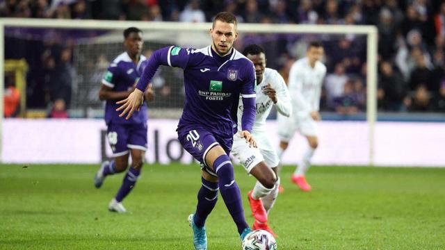 并且常常以 并且常常以