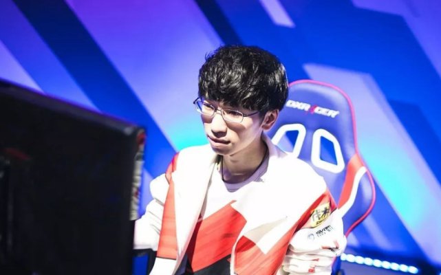 手在关键时 手在关键时